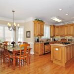 Gourmet_kitchen_breakfast_area