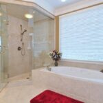 MBR_has_a_jetted_jacuzzi_tub