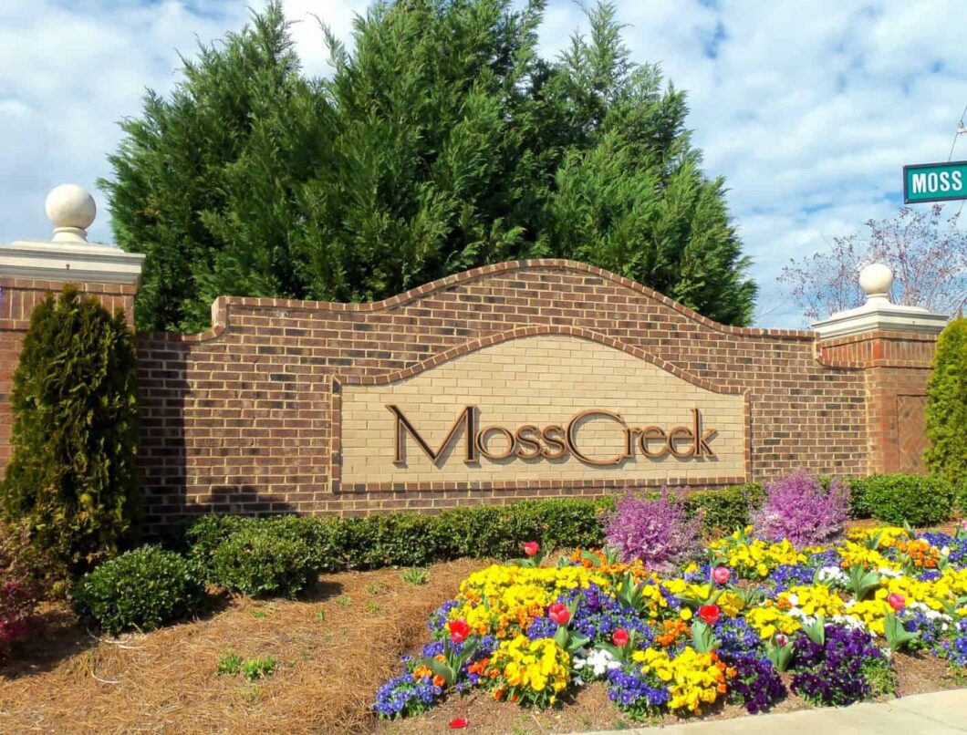 Planned Developments in Charlotte Metro Area MOSS CREEK VILLAGE