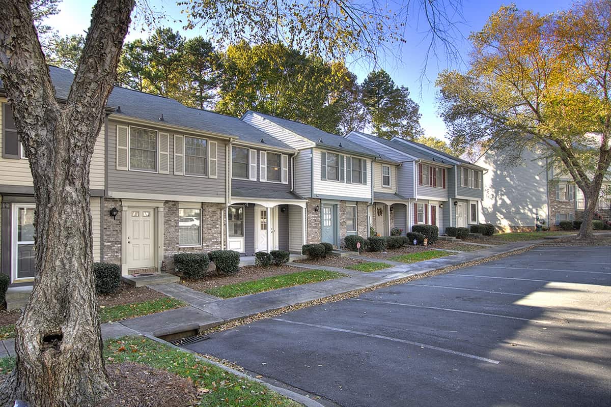 Charlotte NC 28209 TriLevel Townhome in Terrific Park Road Location