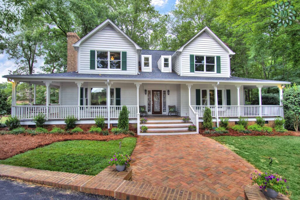 Symmetry is important - as is a well-manicured lawn