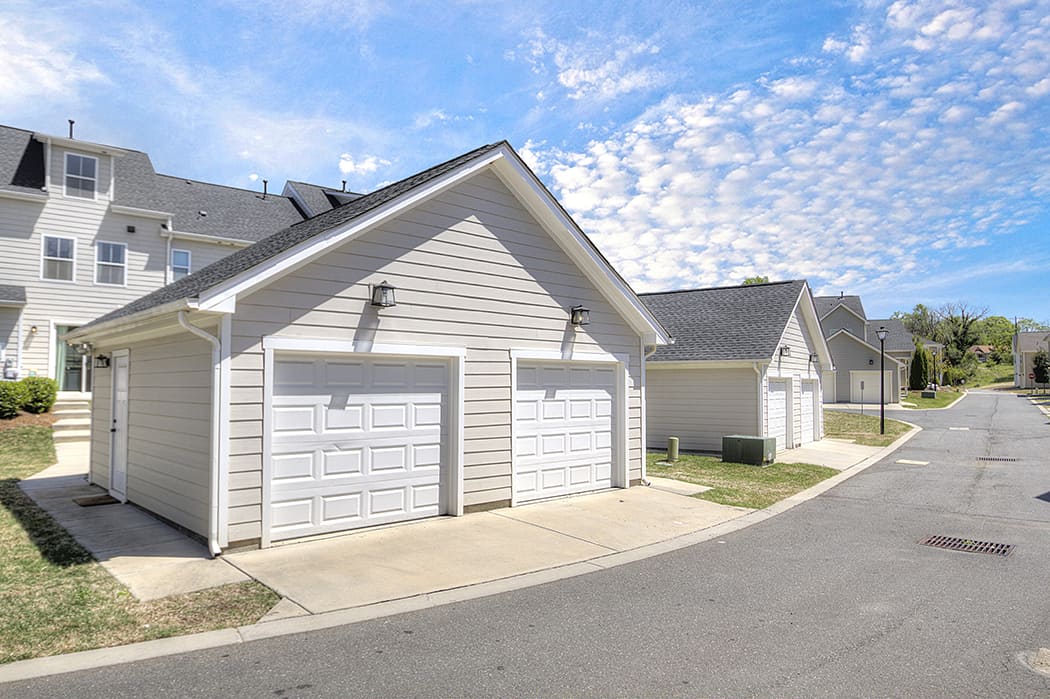 3827 Willow Green Place Charlotte NC 28206 Trendy Townhome in