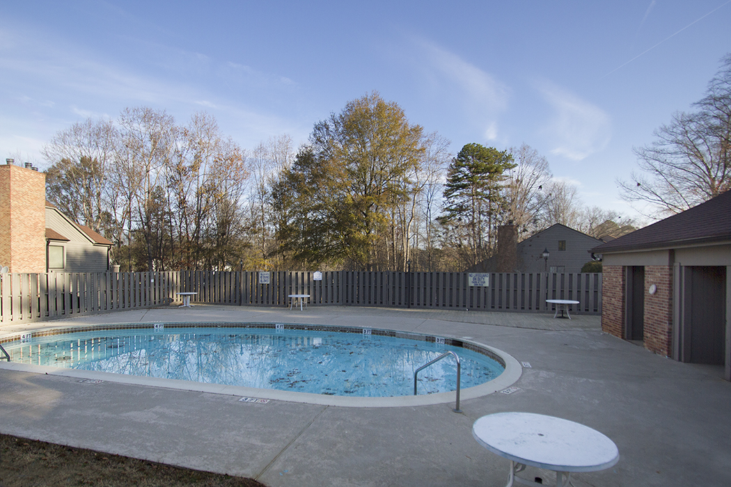 Nicely Renovated End Unit Condo in Highly Sought After Lake Wylie Woods! Charlotte NC Homes