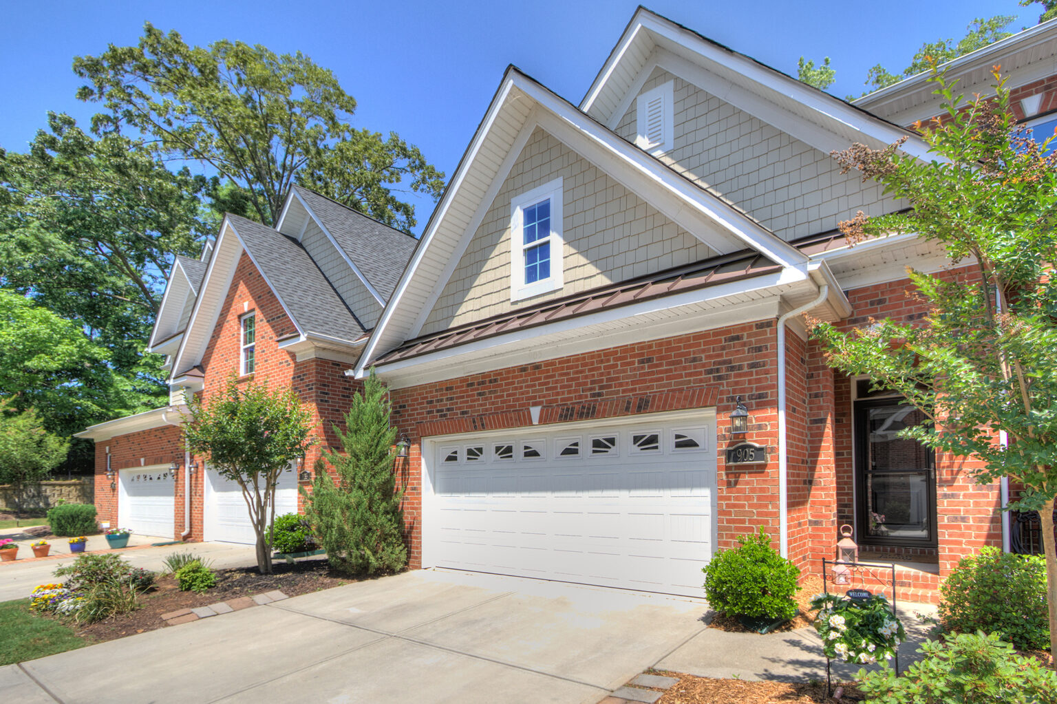 STUNNING, luxury, fullbrick townhome in the Fort Mill GATED COMMUNITY